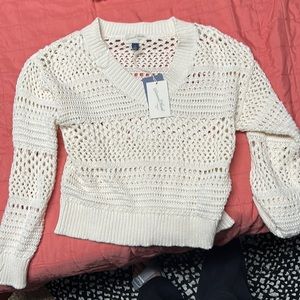 universal thread sweater